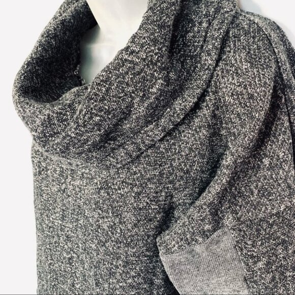 TOMMY HILFIGER  TURTLENECK LOOSE GREY BLACK TOP SWEATER SIZE MEDIUM - Picture 4 of 9